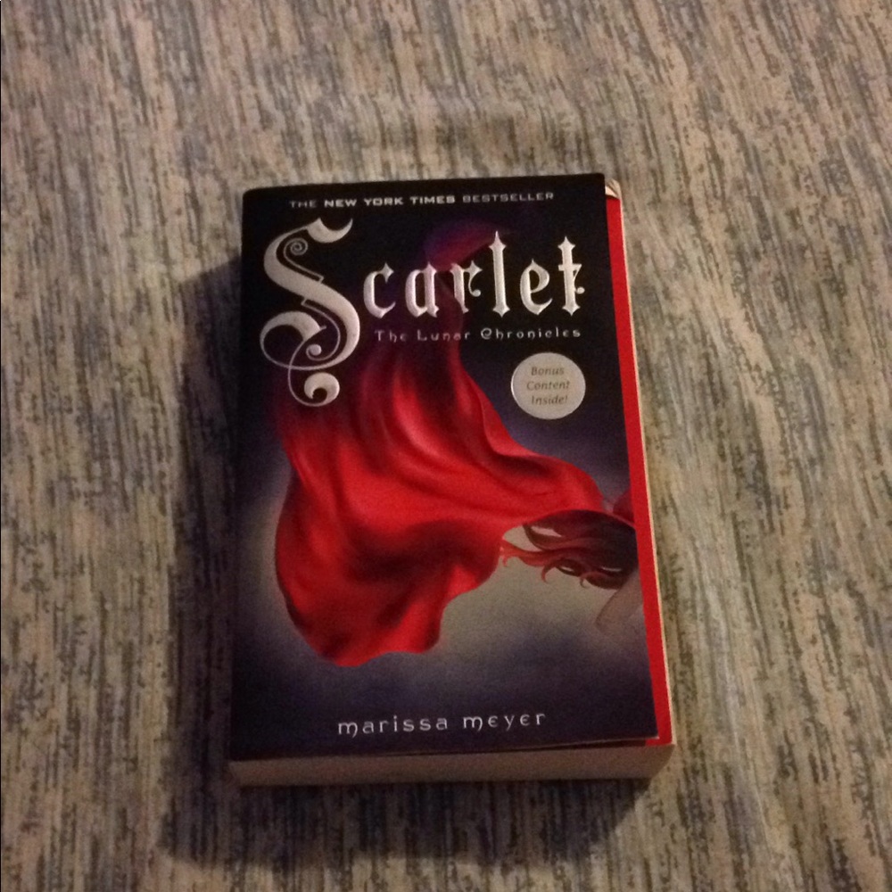 Books 2&3 of the Lunar Chronicles